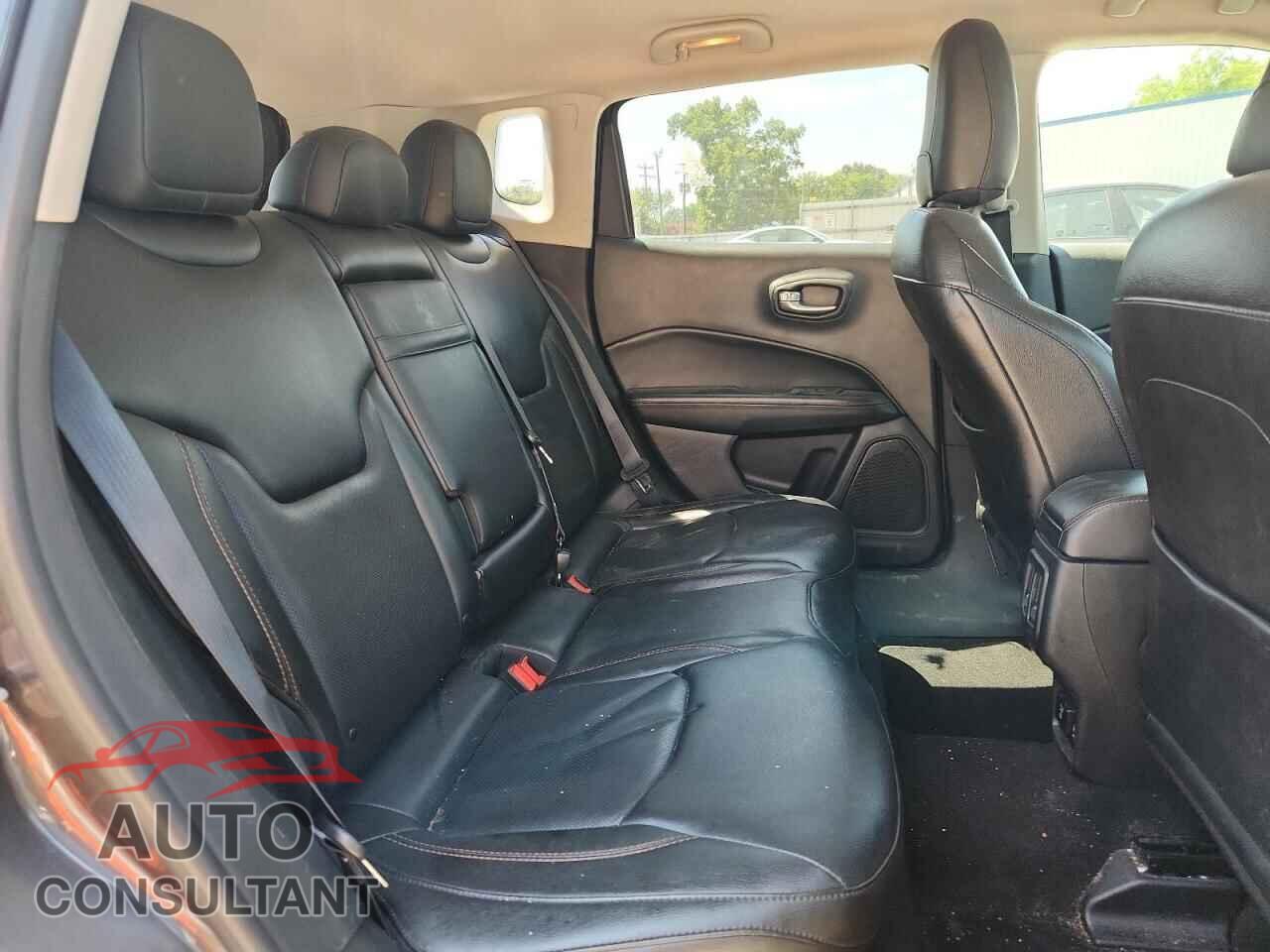 JEEP COMPASS 2018 - 3C4NJDCB4JT373022