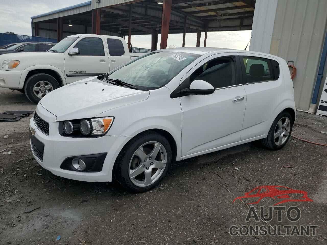 CHEVROLET SONIC 2013 - 1G1JE6SB5D4203691