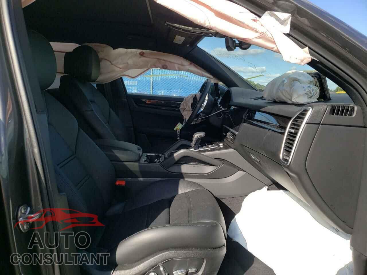 PORSCHE CAYENNE 2021 - WP1AA2AY2MDA04310