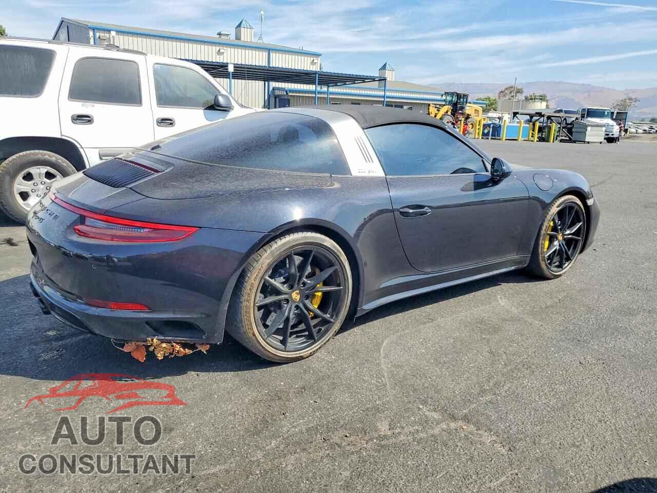 PORSCHE 911 2017 - WP0BB2A92HS136609