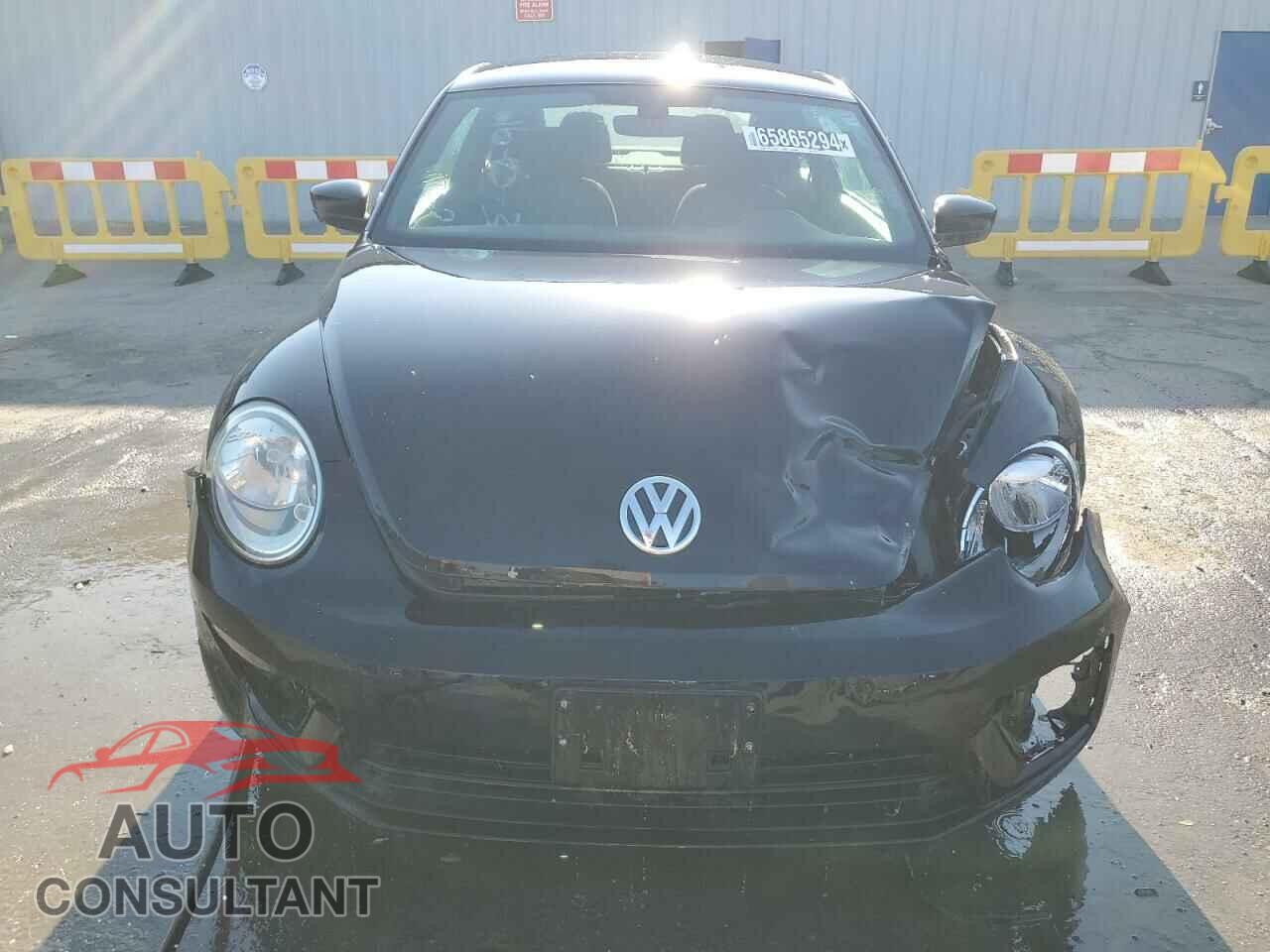 VOLKSWAGEN BEETLE 2017 - 3VWF17AT6HM616073
