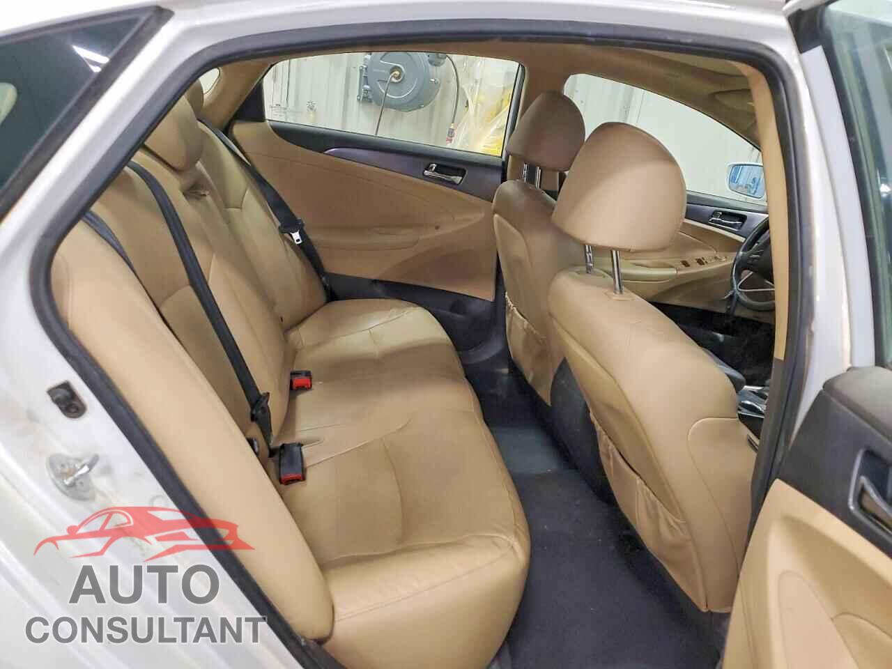 HYUNDAI SONATA 2014 - KMHEC4A49EA102514