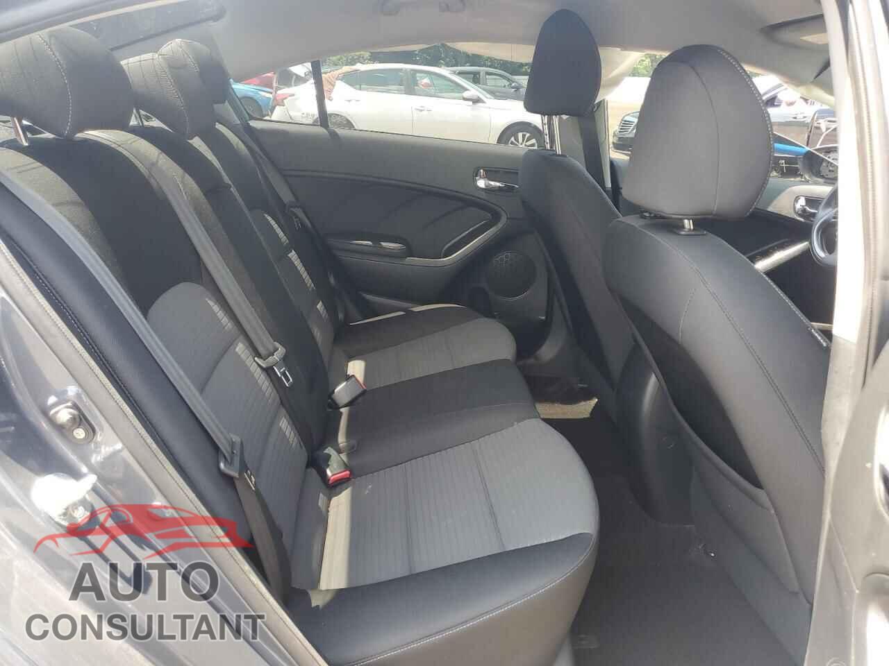 KIA FORTE 2016 - KNAFX4A67G5598338