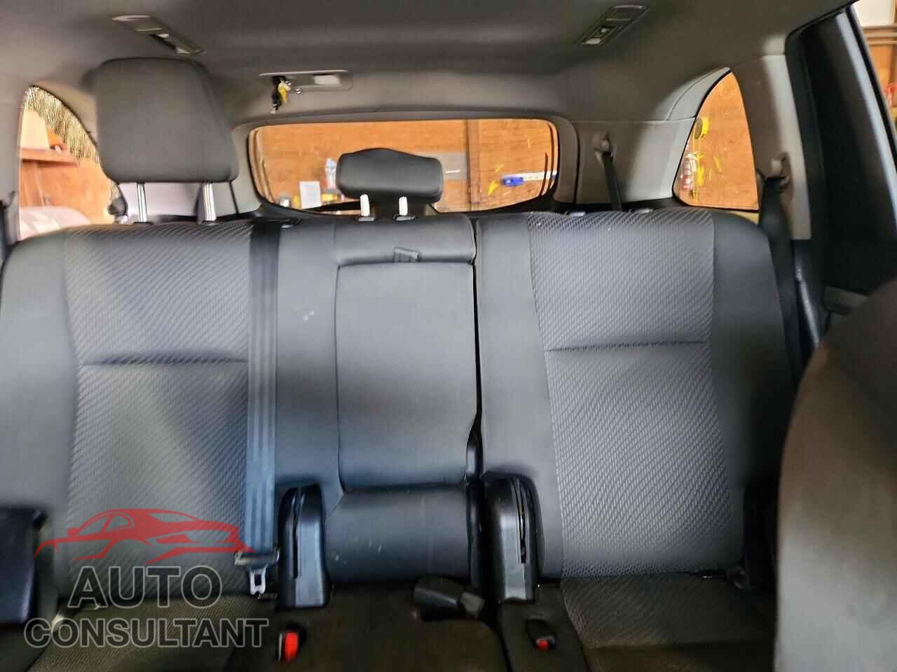 TOYOTA HIGHLANDER 2018 - 5TDBZRFH9JS849400