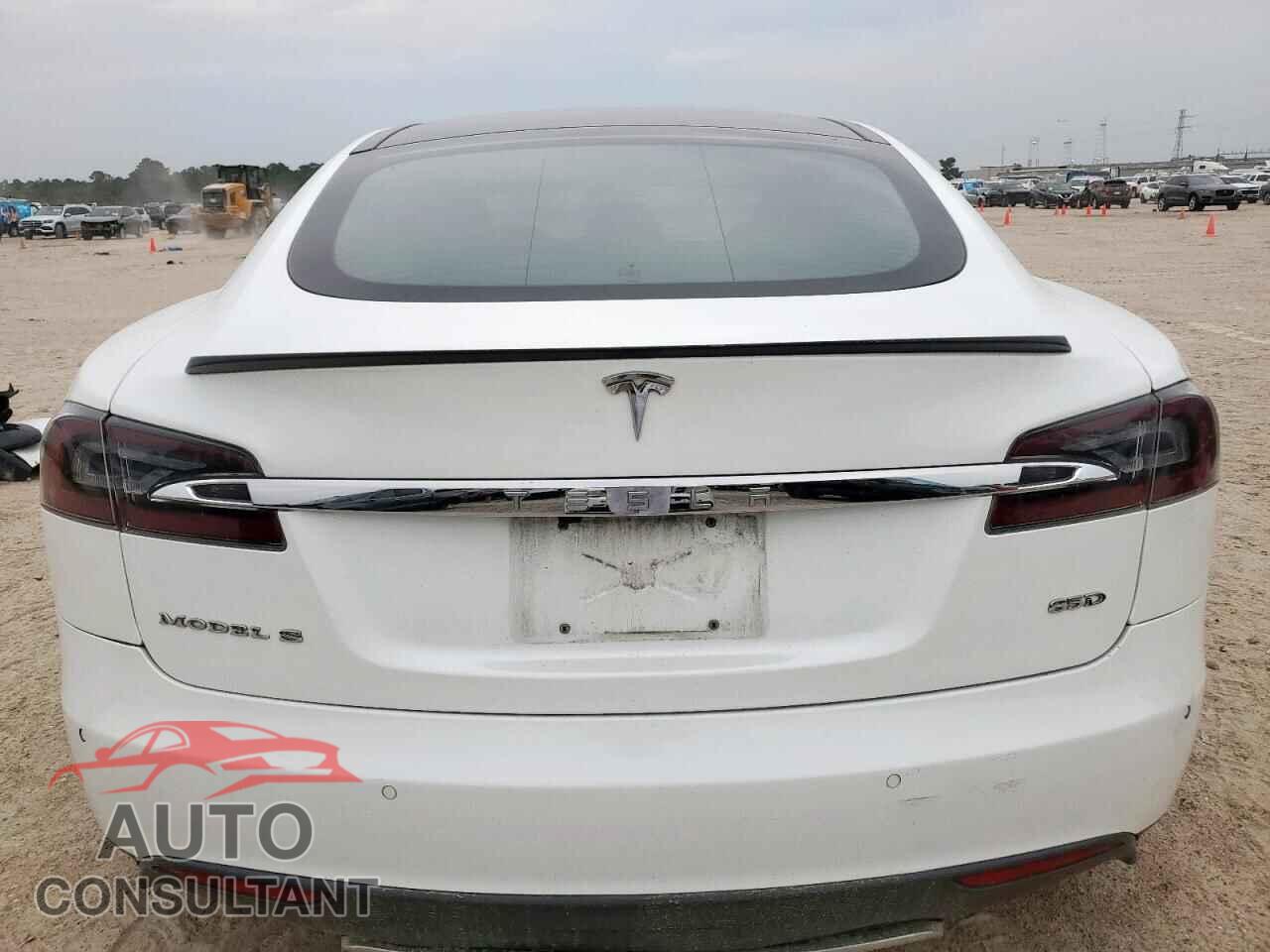 TESLA MODEL S 2015 - 5YJSA1E28FF103618