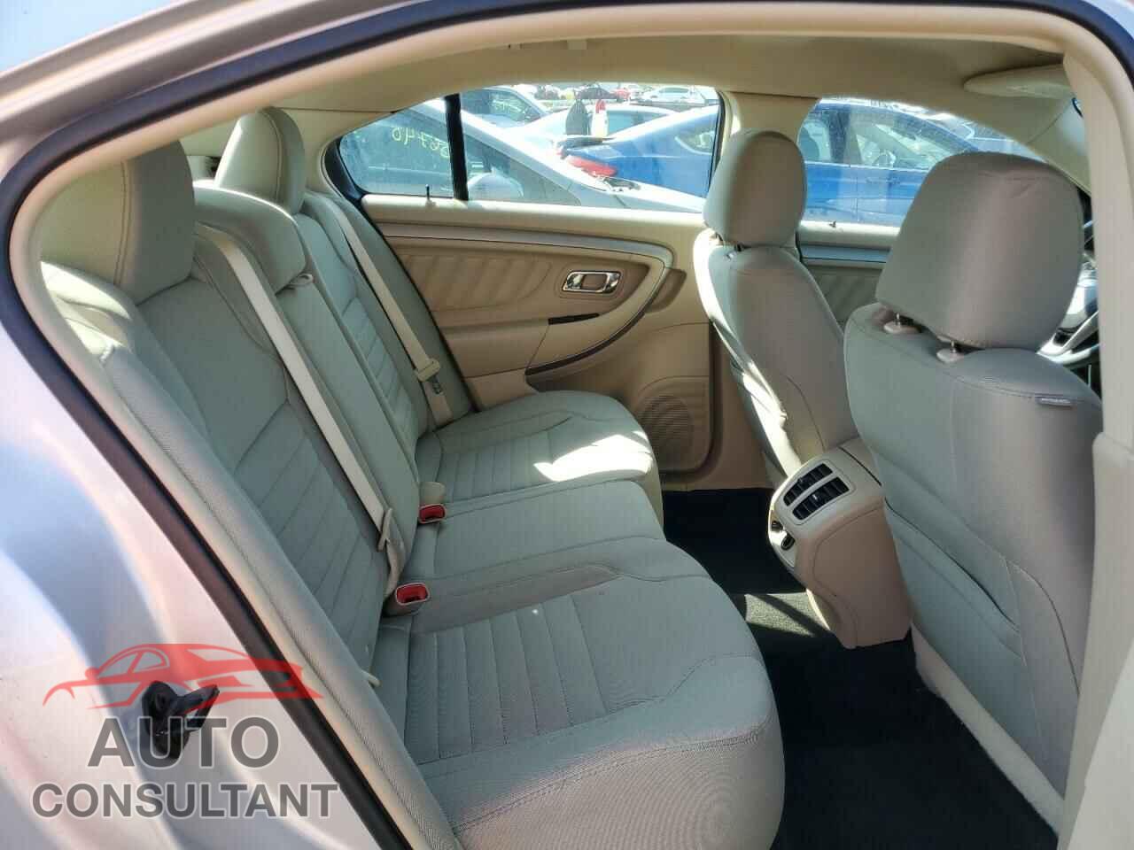 FORD TAURUS 2018 - 1FAHP2D87JG123433