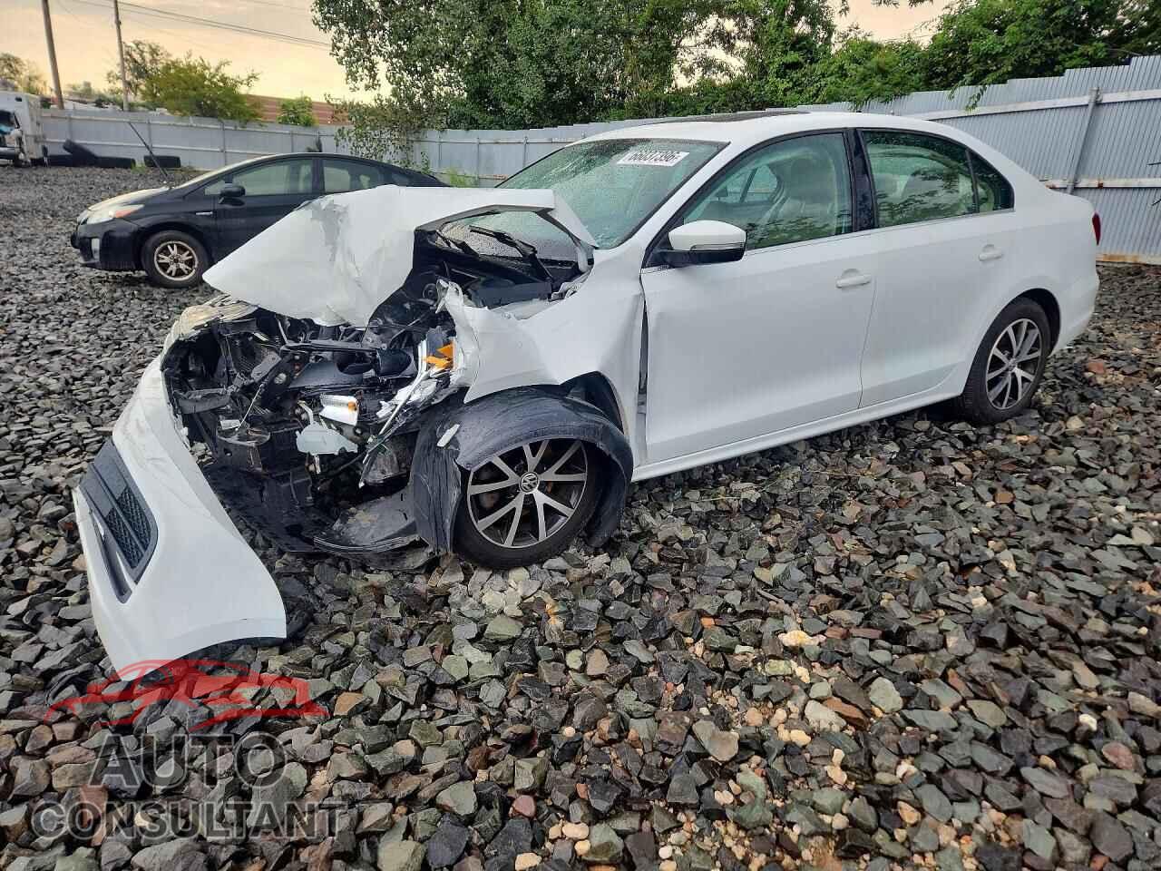 VOLKSWAGEN JETTA 2017 - 3VWDB7AJXHM384371