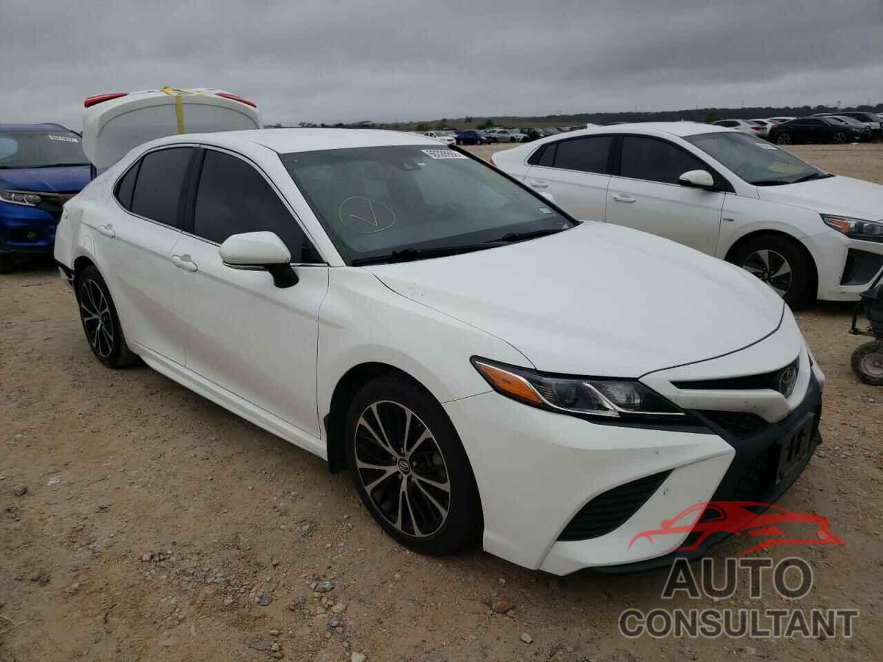 TOYOTA CAMRY 2018 - 4T1B11HK2JU127839