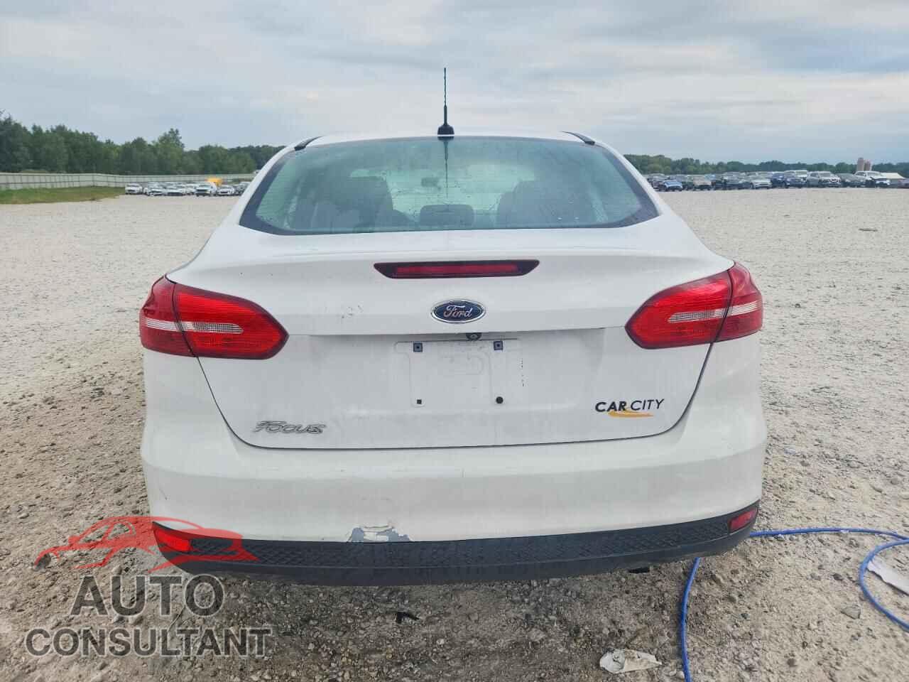 FORD FOCUS 2016 - 1FADP3E26GL233078