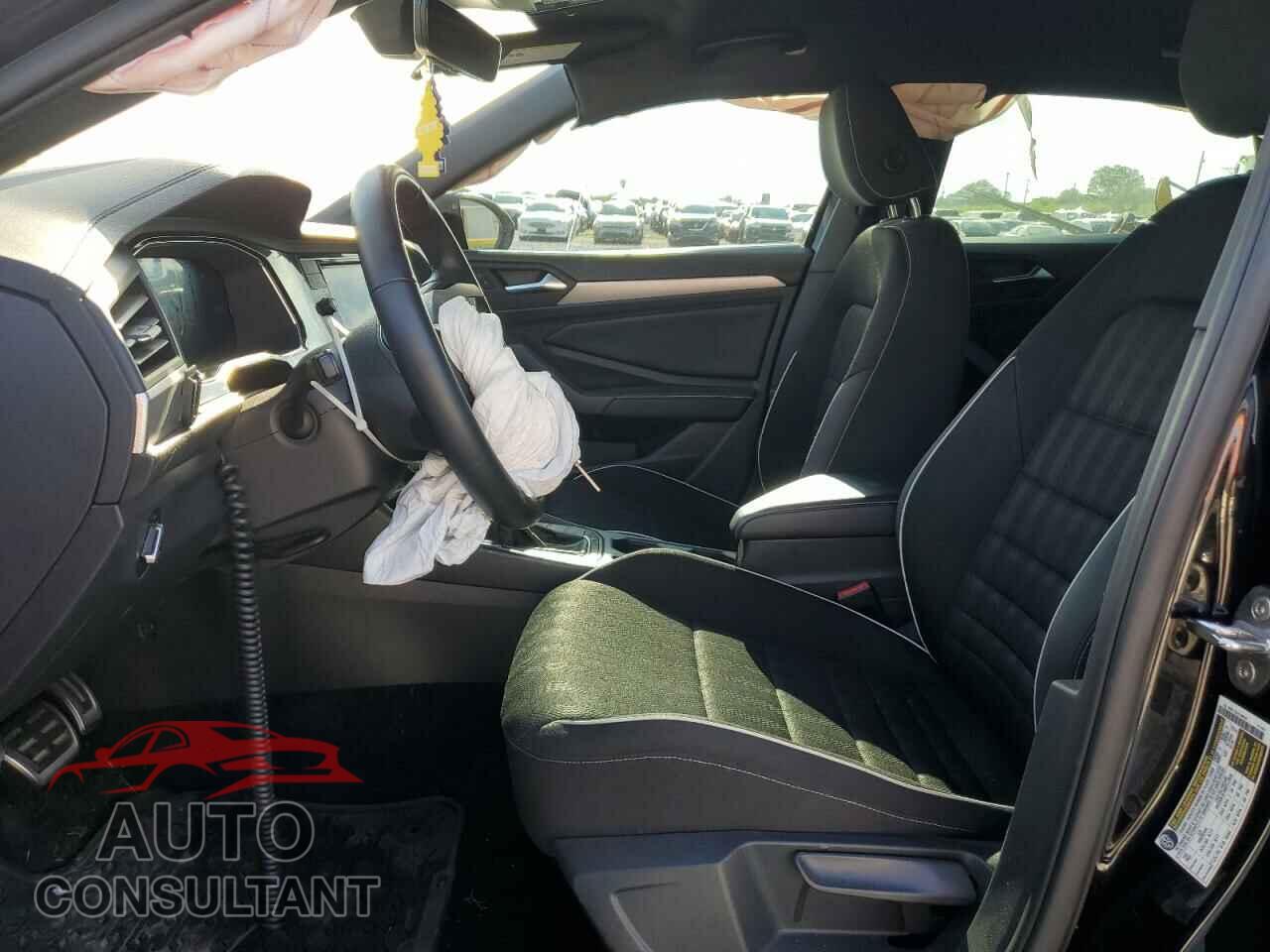 VOLKSWAGEN JETTA 2024 - 3VWBM7BUXRM019068