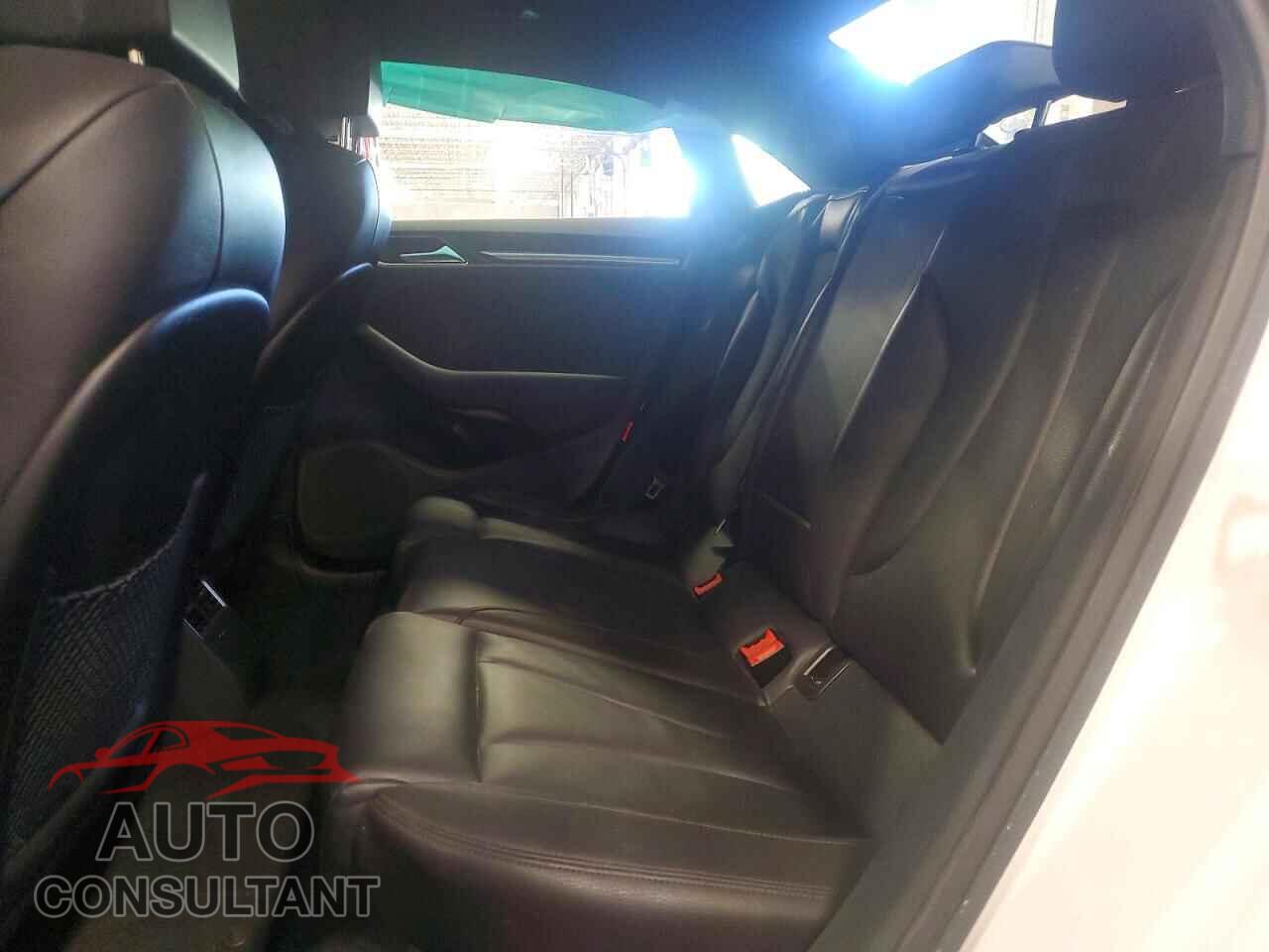 AUDI A3 2018 - WAUJ8GFF5J1040407