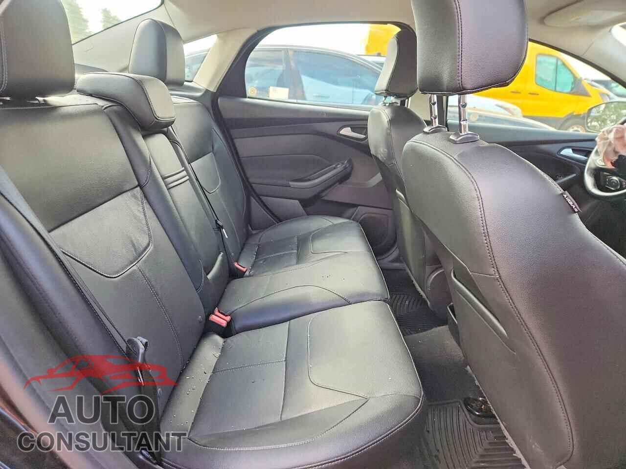 FORD FOCUS 2015 - 1FADP3F23FL200844
