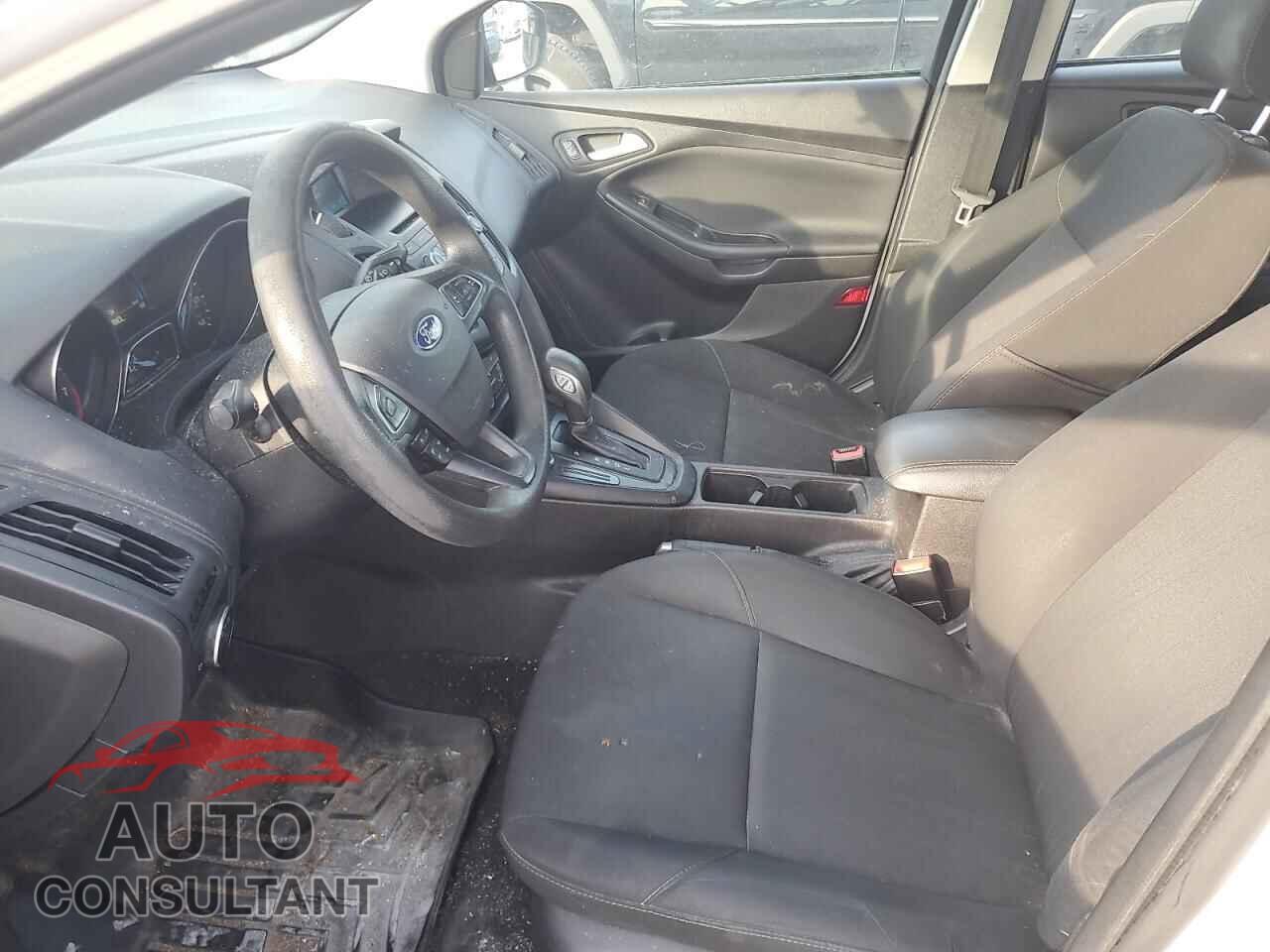 FORD FOCUS 2017 - 1FADP3K27HL271876