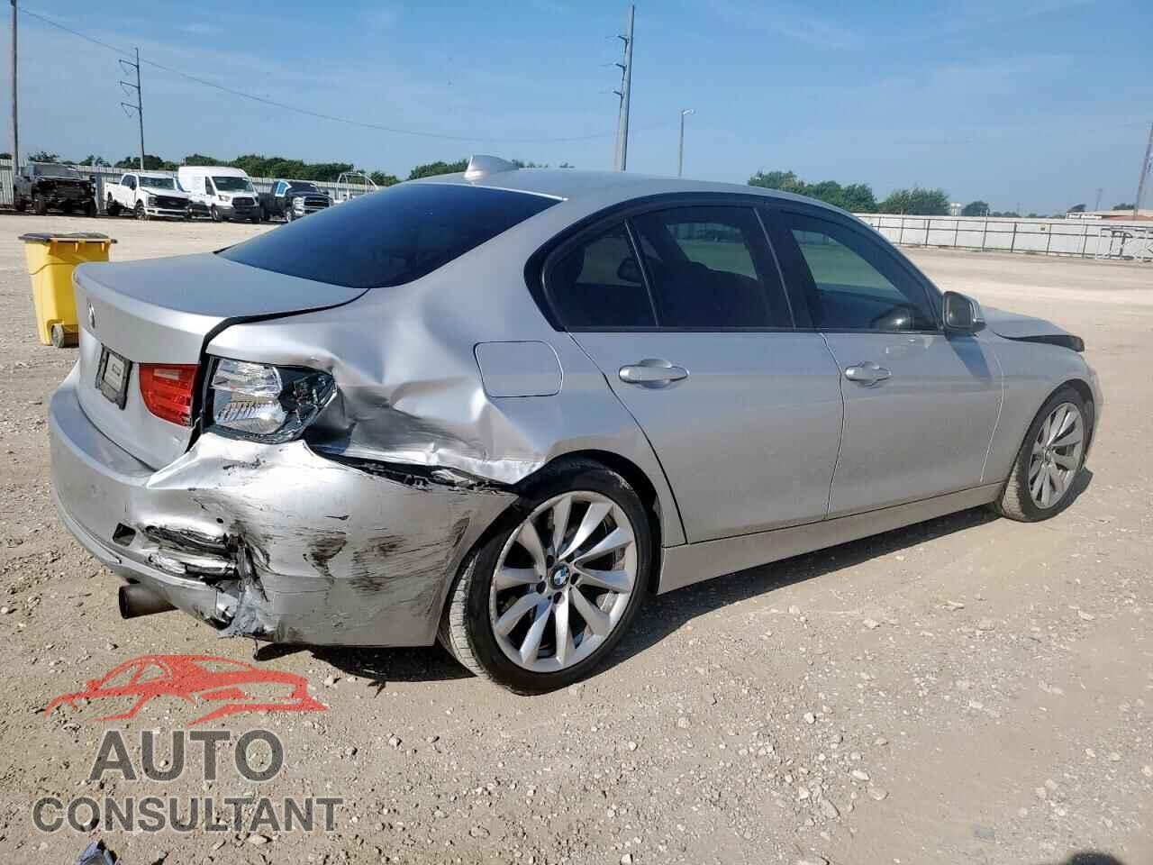 BMW 3 SERIES 2013 - WBA3B9C56DF585718