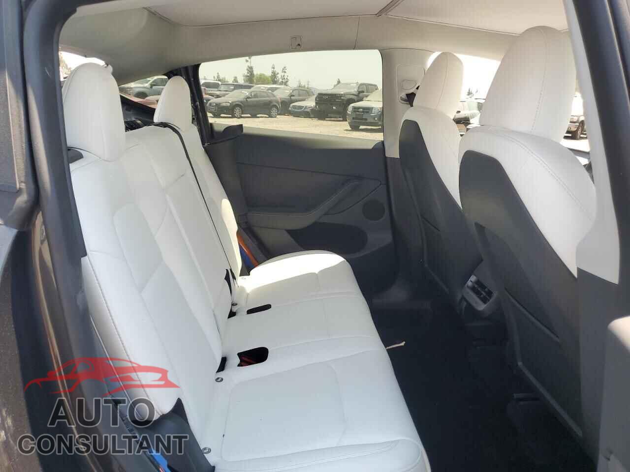 TESLA MODEL Y 2024 - 7SAYGDED9RF011128