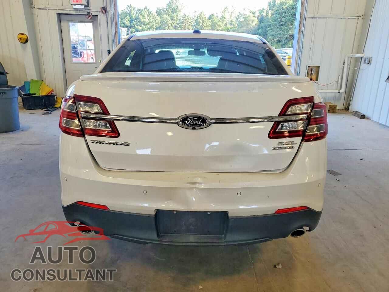 FORD TAURUS 2015 - 1FAHP2E85FG120939
