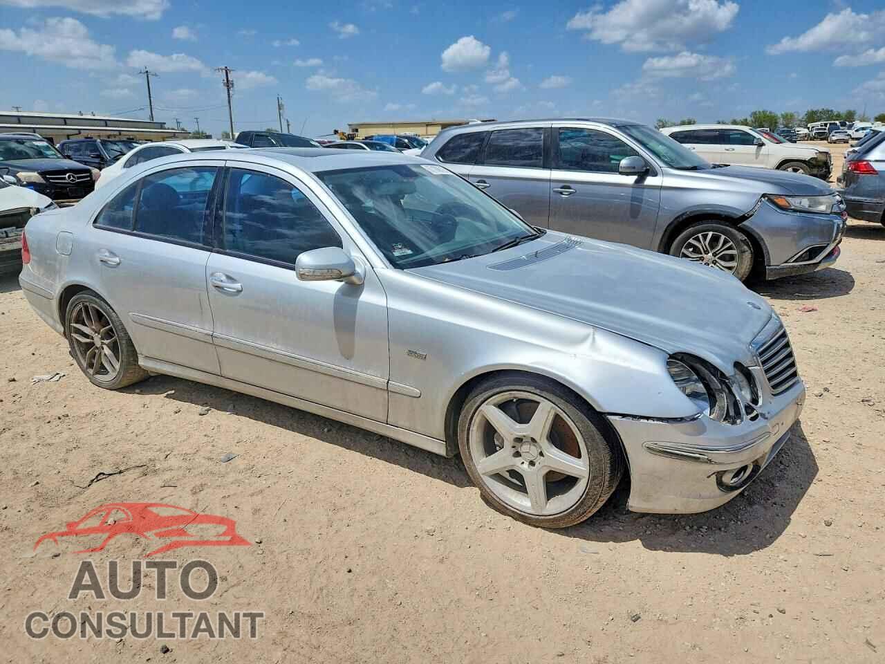 MERCEDES-BENZ E-CLASS 2009 - WDBUF56X09B370012