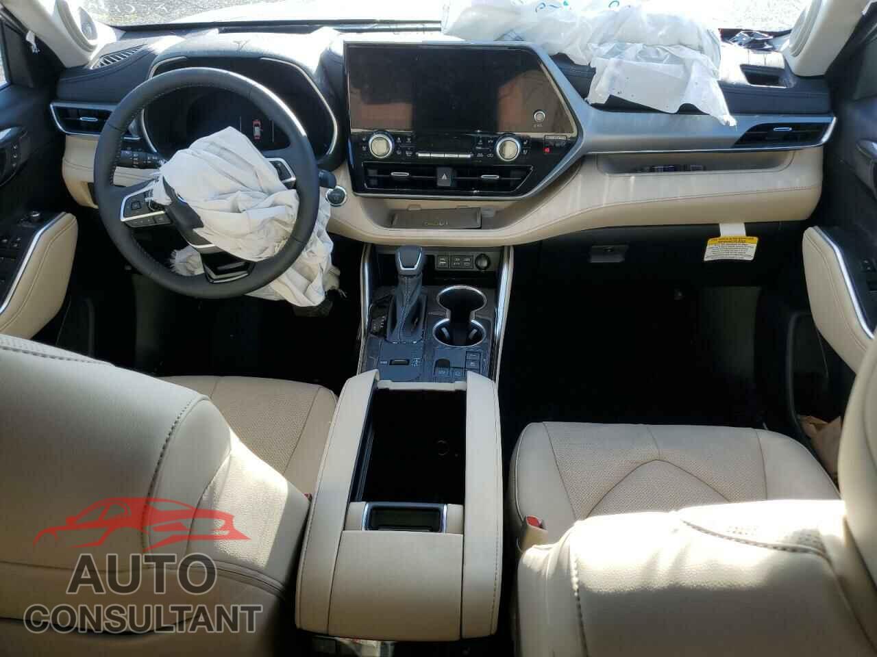 TOYOTA HIGHLANDER 2023 - 5TDEBRCH8PS132856