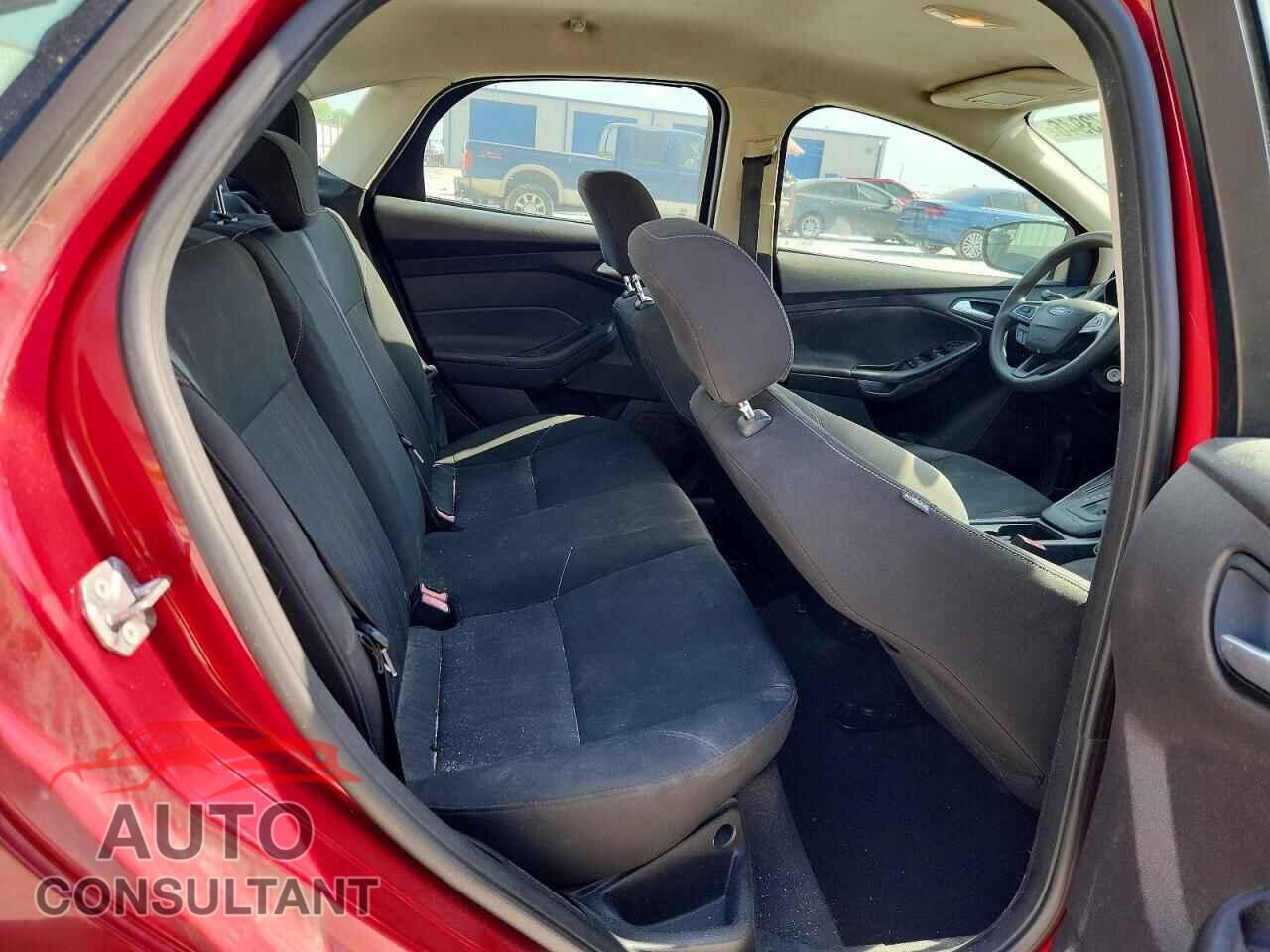 FORD FOCUS 2015 - 1FADP3F25FL234526