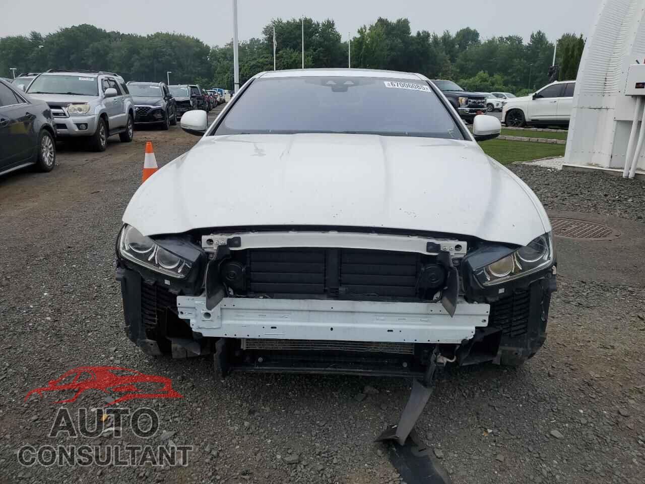 JAGUAR XE 2017 - SAJAL4BV3HA967589
