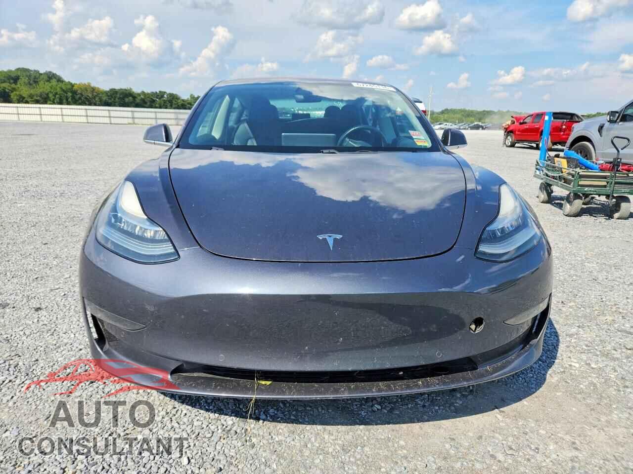 TESLA MODEL 3 2018 - 5YJ3E1EA0JF057985