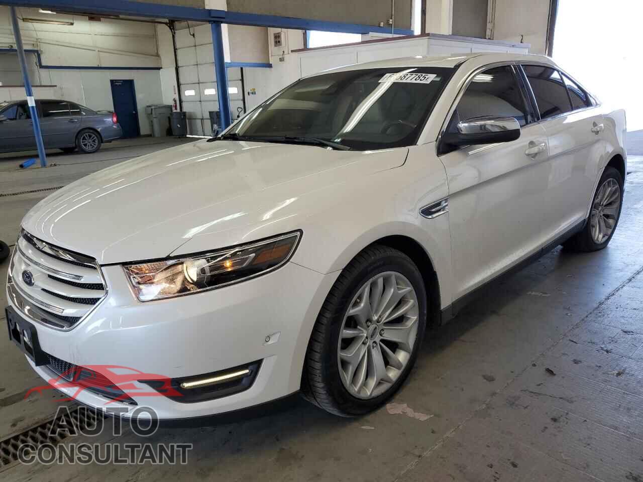 FORD TAURUS 2018 - 1FAHP2J80JG118837