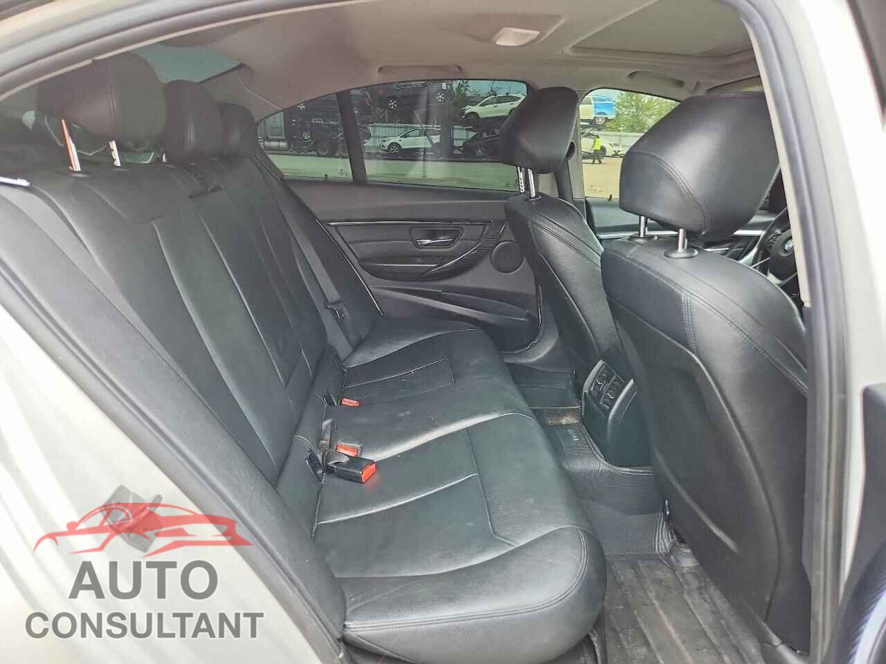 BMW 3 SERIES 2016 - WBA8E5G55GNU19765