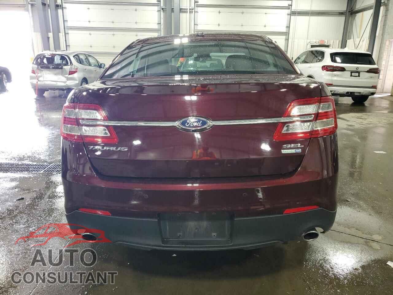 FORD TAURUS 2018 - 1FAHP2H88JG138047
