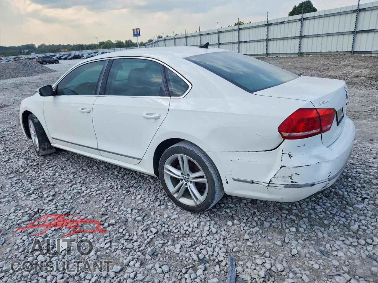 VOLKSWAGEN PASSAT 2014 - 1VWBN7A37EC099530