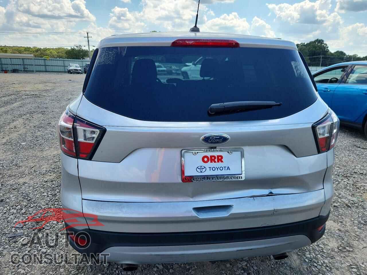 FORD ESCAPE 2017 - 1FMCU9GD2HUC65971