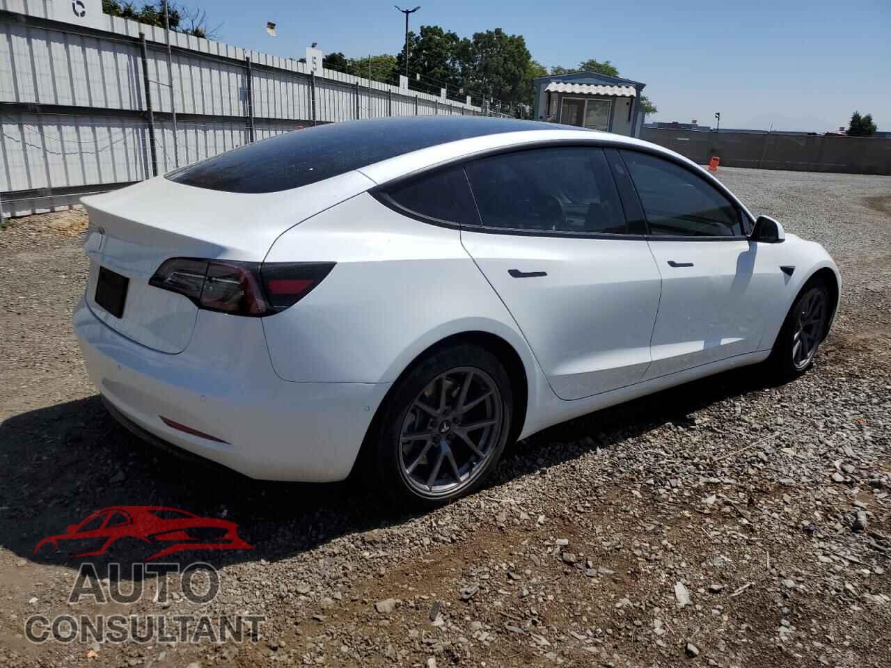 TESLA MODEL 3 2021 - 5YJ3E1EA2MF922394