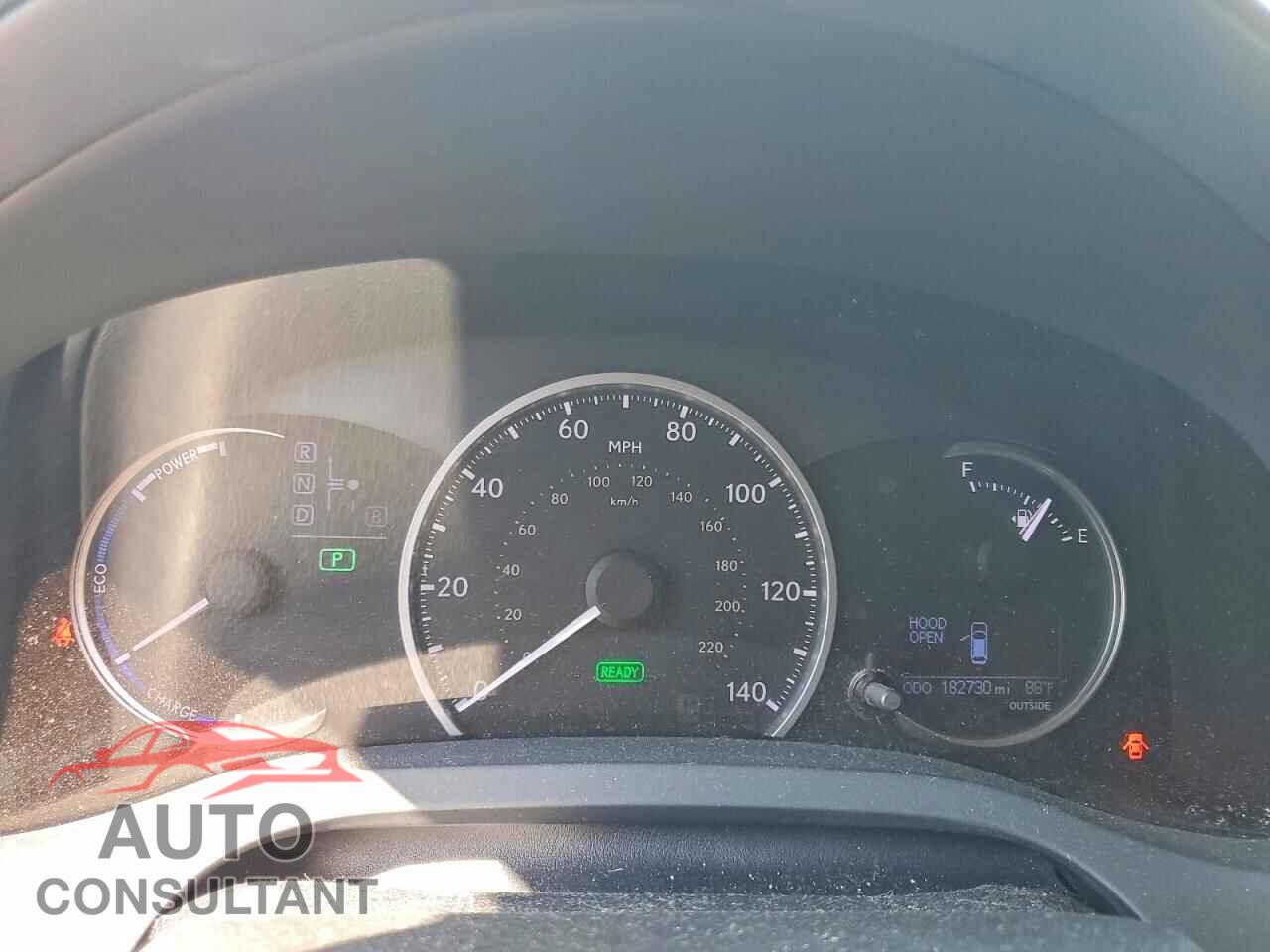 LEXUS CT 200 2011 - JTHKD5BH1B2041305
