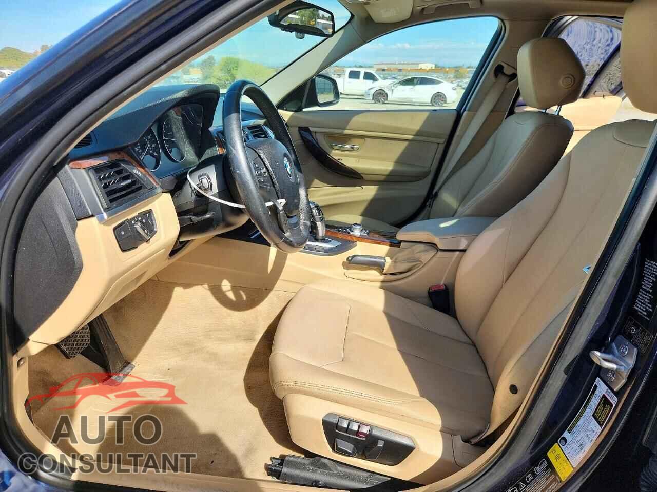 BMW 3 SERIES 2013 - WBA3B5G59DNP40660