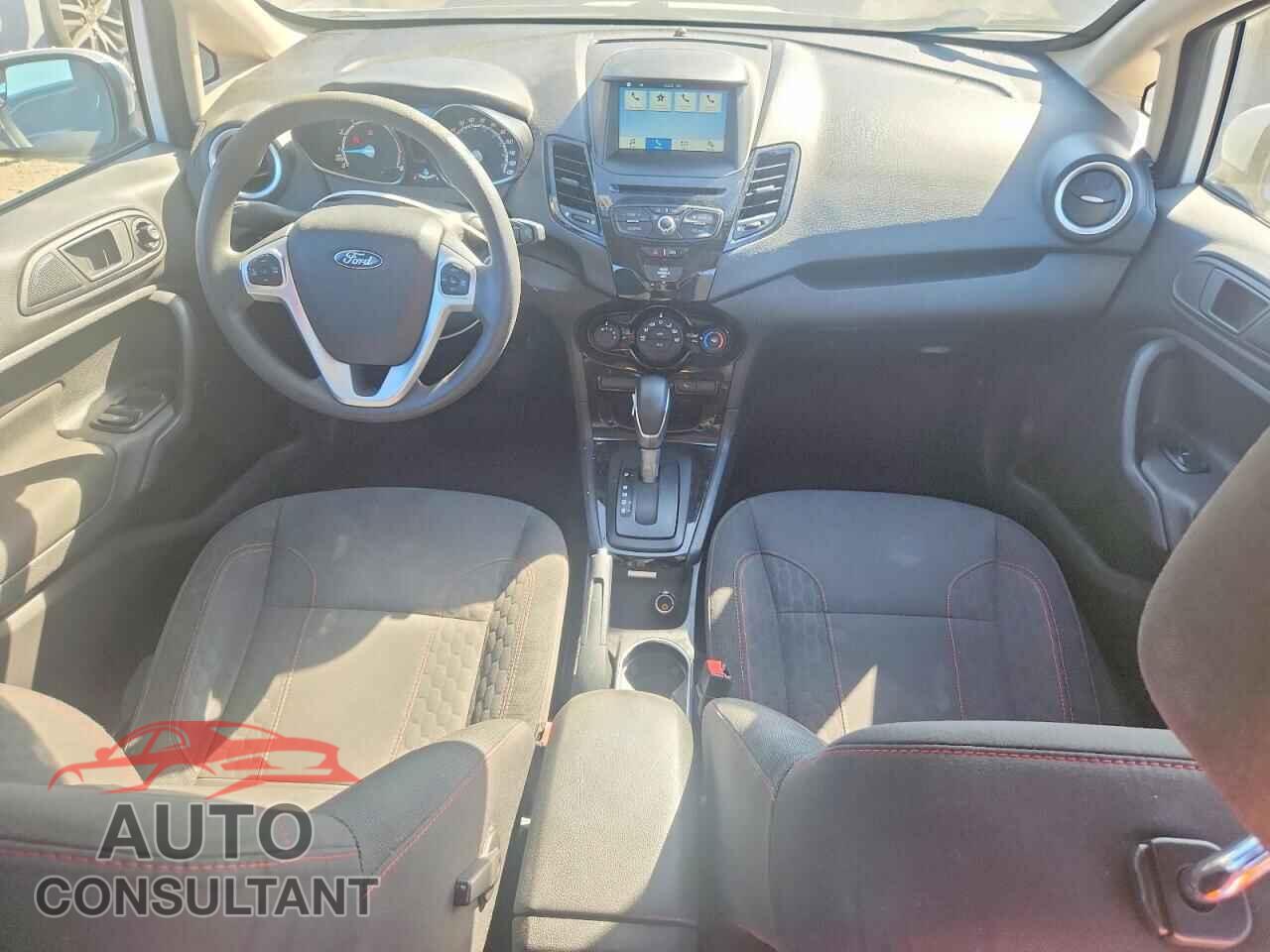 FORD FIESTA 2017 - 3FADP4EJ8HM136350