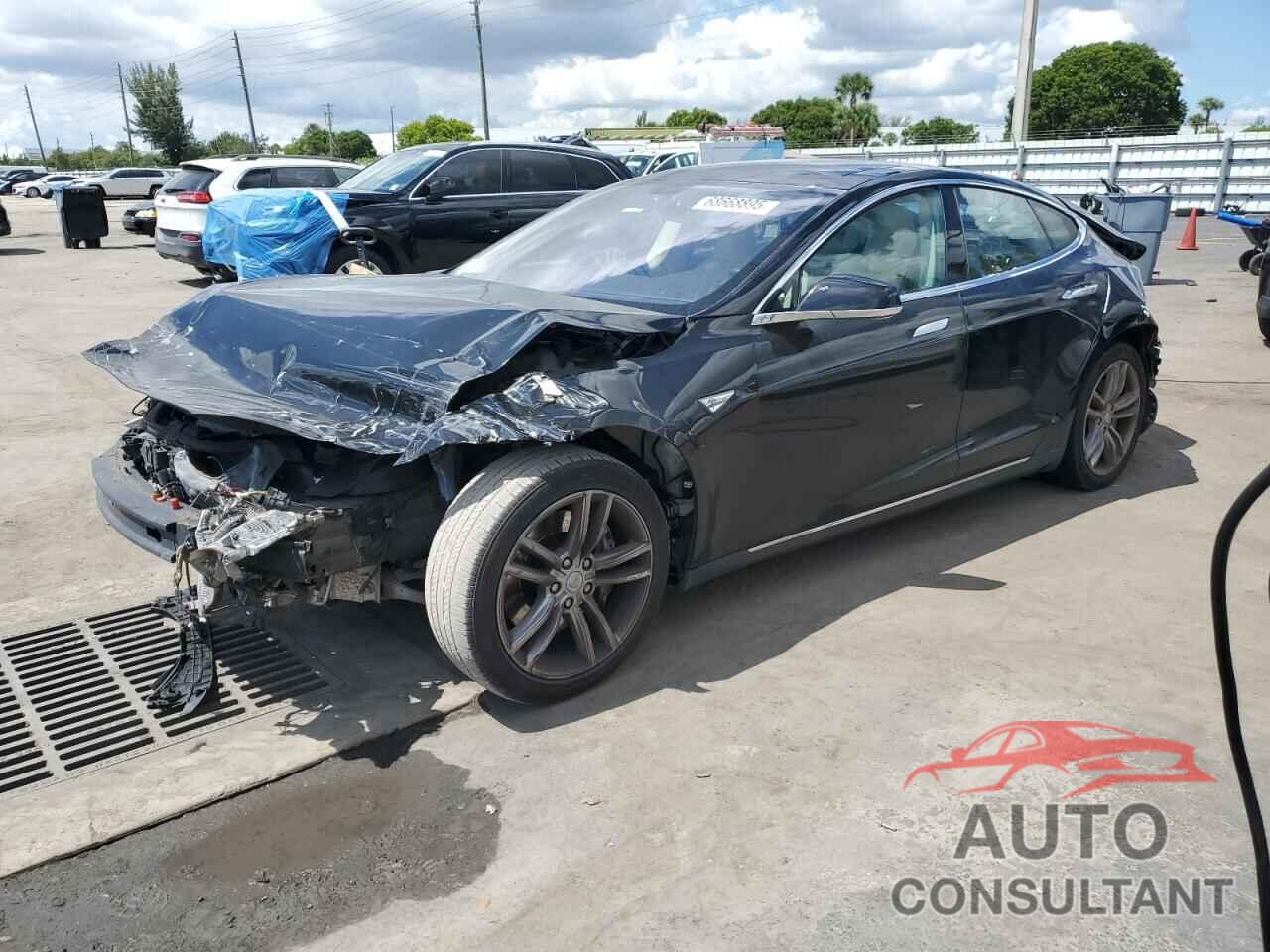 TESLA MODEL S 2013 - 5YJSA1CG5DFP20776