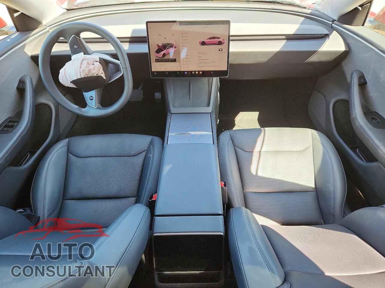 TESLA MODEL 3 2025 - 5YJ3E1EA0SF993851