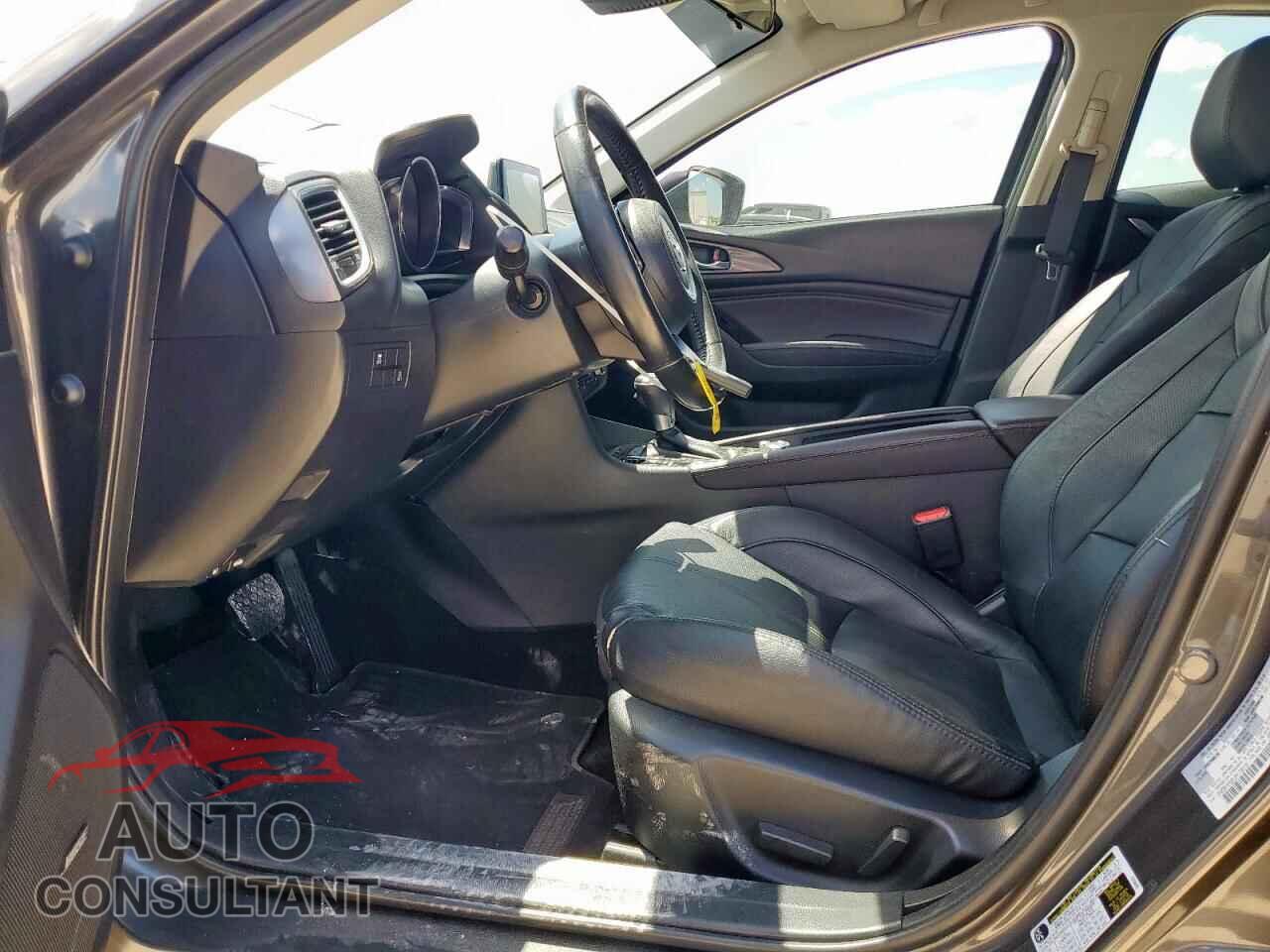 MAZDA 3 2018 - 3MZBN1M36JM172016