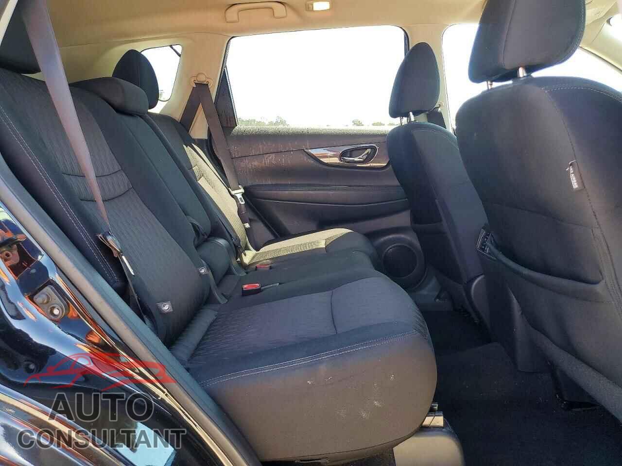 NISSAN ROGUE 2017 - 5N1AT2MT0HC771009