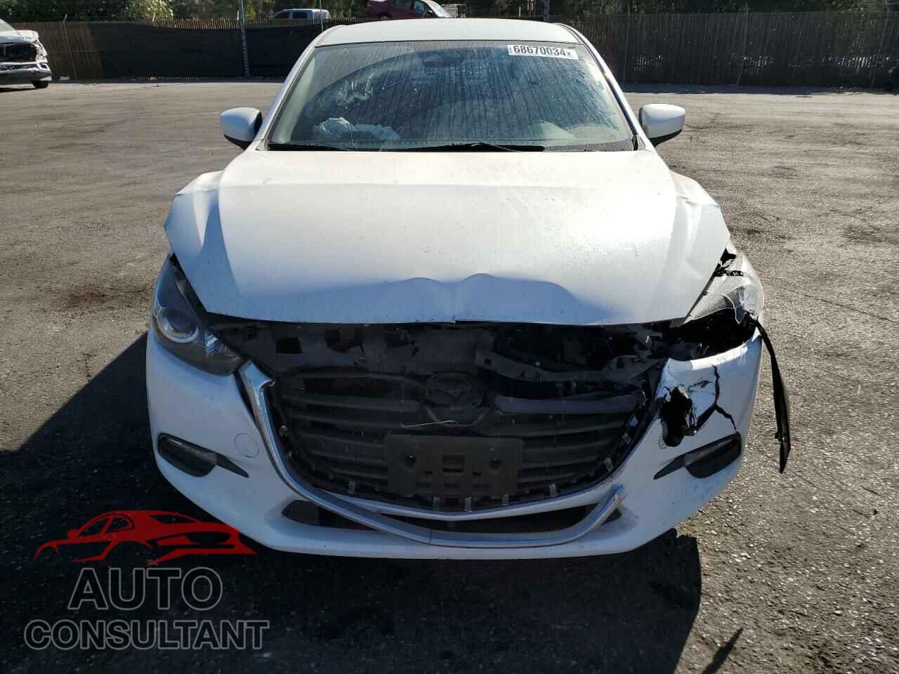 MAZDA 3 2018 - 3MZBN1U73JM239870