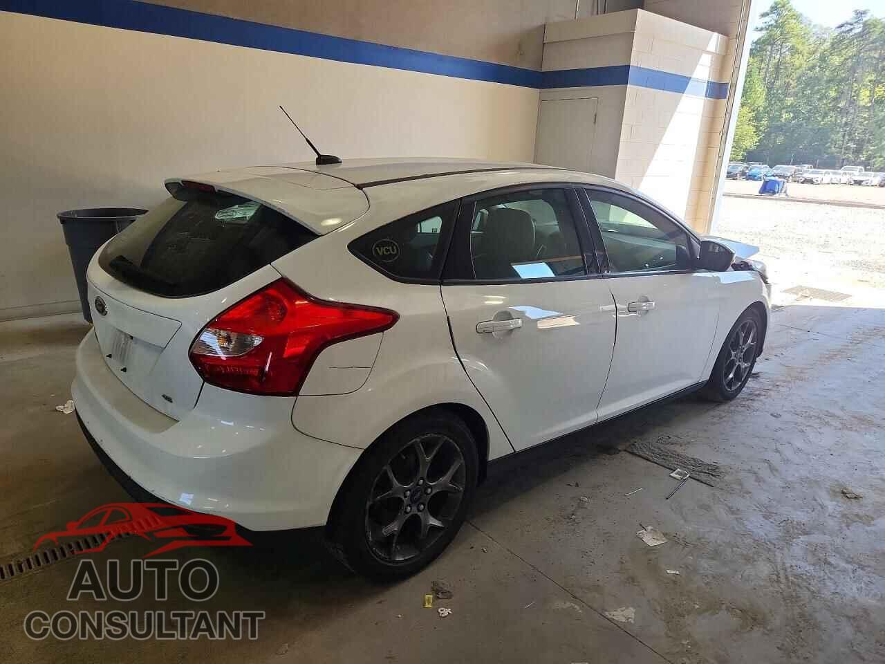 FORD FOCUS 2014 - 1FADP3K27EL319257