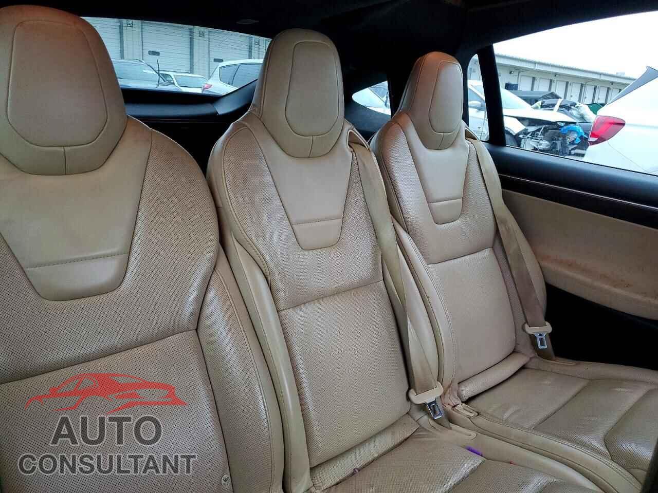 TESLA MODEL X 2016 - 5YJXCAE47GFS00375