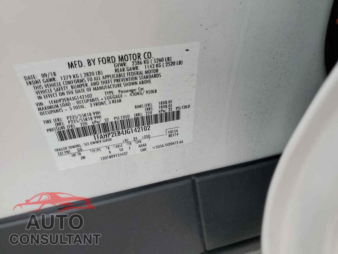FORD TAURUS 2018 - 1FAHP2E84JG142102