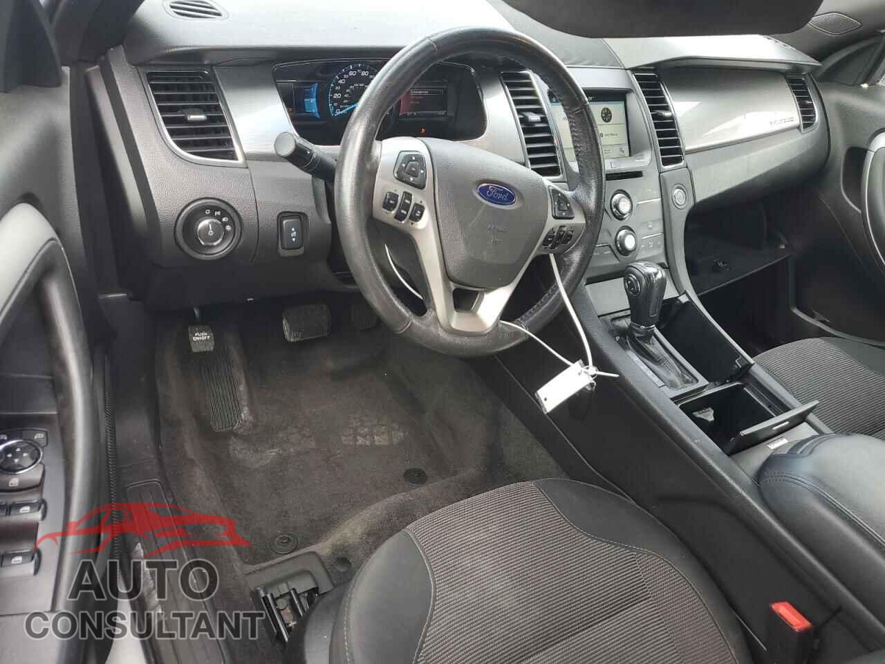 FORD TAURUS 2017 - 1FAHP2E83HG132073