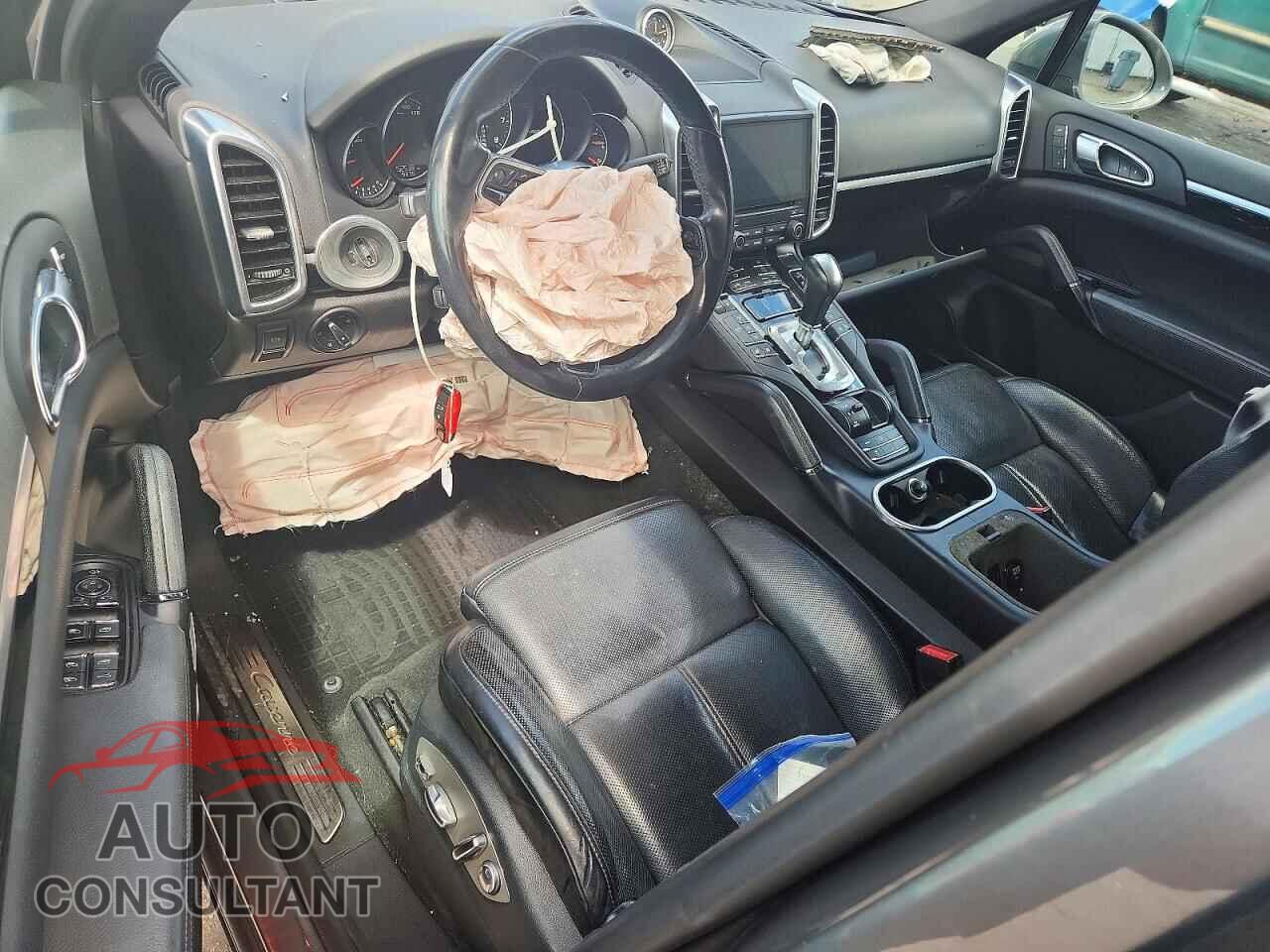 PORSCHE CAYENNE 2018 - WP1AA2A21JKA01255