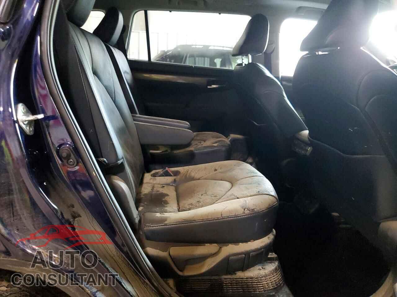 TOYOTA HIGHLANDER 2020 - 5TDEBRCH0LS008767