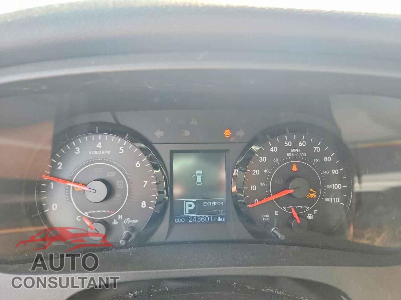 TOYOTA SIENNA 2015 - 5TDKK3DC1FS682479