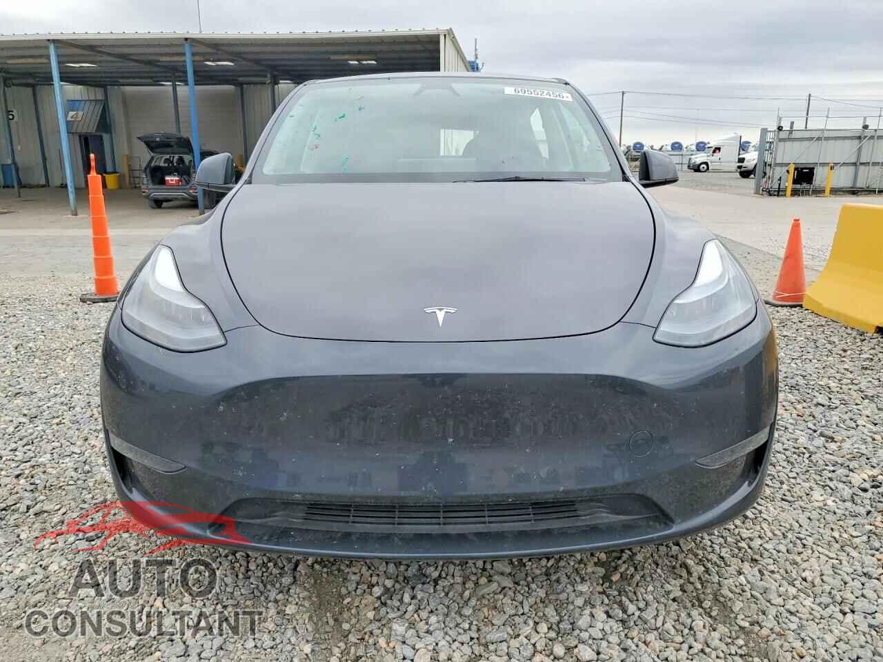 TESLA MODEL Y 2025 - 7SAYGDEE2SF257971