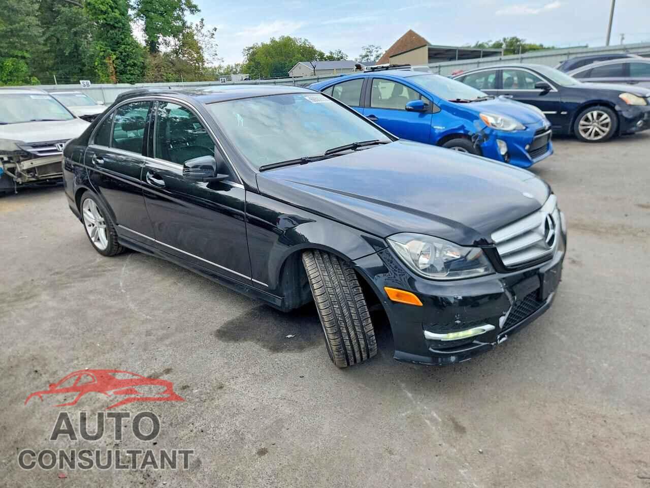 MERCEDES-BENZ C-CLASS 2013 - WDDGF8ABXDR262384