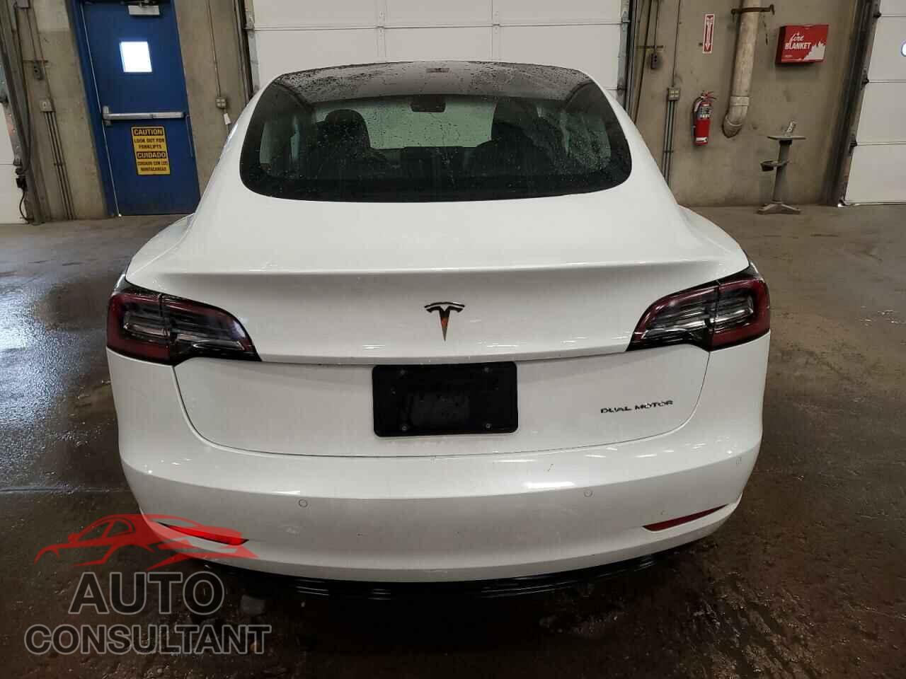 TESLA MODEL 3 2019 - 5YJ3E1EB9KF211636