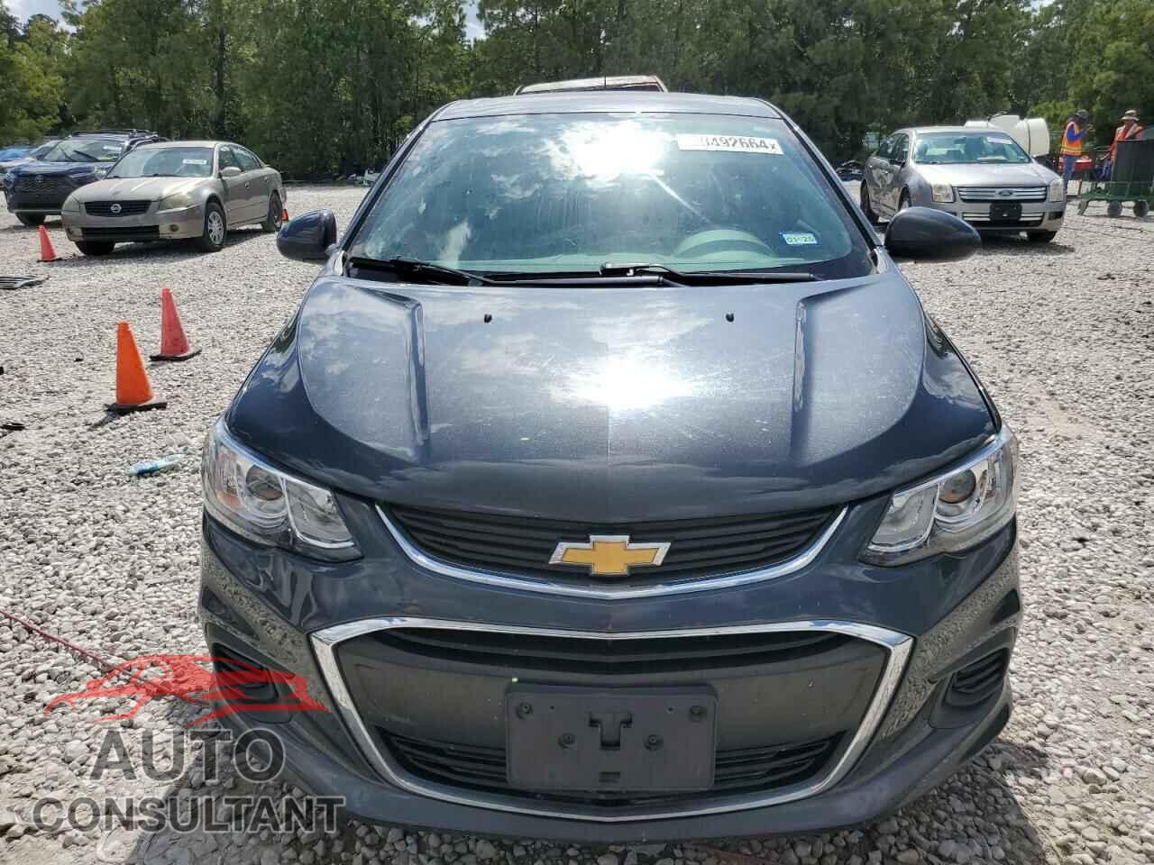 CHEVROLET SONIC 2018 - 1G1JD5SH1J4102306